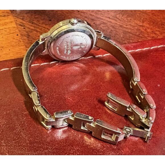 Women's 25mm silver Tone Have Faith Watch, Bracelet Band, Cross at 12:00 - Picture 3 of 3